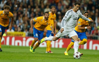 华体会电竞精华-乌克兰队客场逆转全靠信念