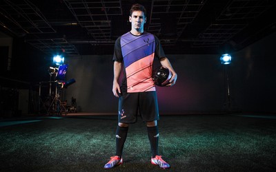 华体会电竞焦点-加布里埃尔替补席激动庆祝进球